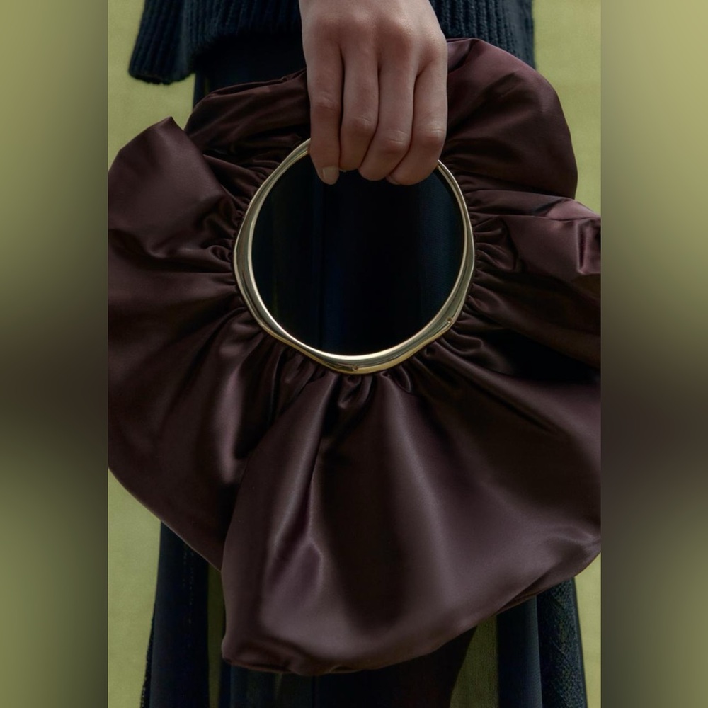 ZARA EGGPLANT SATIN EFFECT BUCKET CLUTCH BAG - Picture 2 of 5
